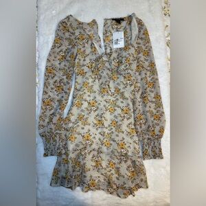 Forever 21 mini Floral Print Peasant-Sleeve Dress. Size Small. (New with tags)